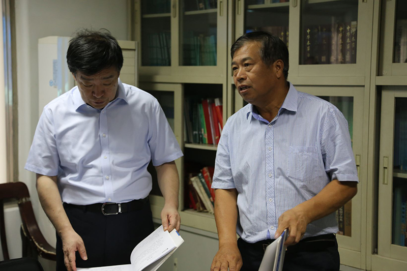保定市委常委、紀委書記、監(jiān)委主任周省時來藥都制藥集團調研